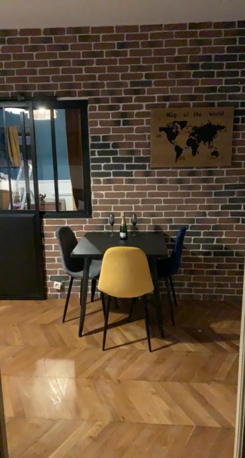Appartement Centre ฟงแตนโบล ภายนอก รูปภาพ